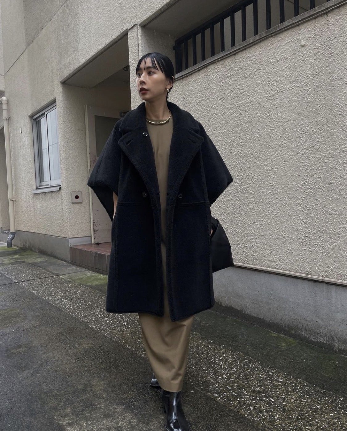 10/28(金)新作情報！明日はREVERSIBLE BOA PONCHO COATが発売！ | 黒石