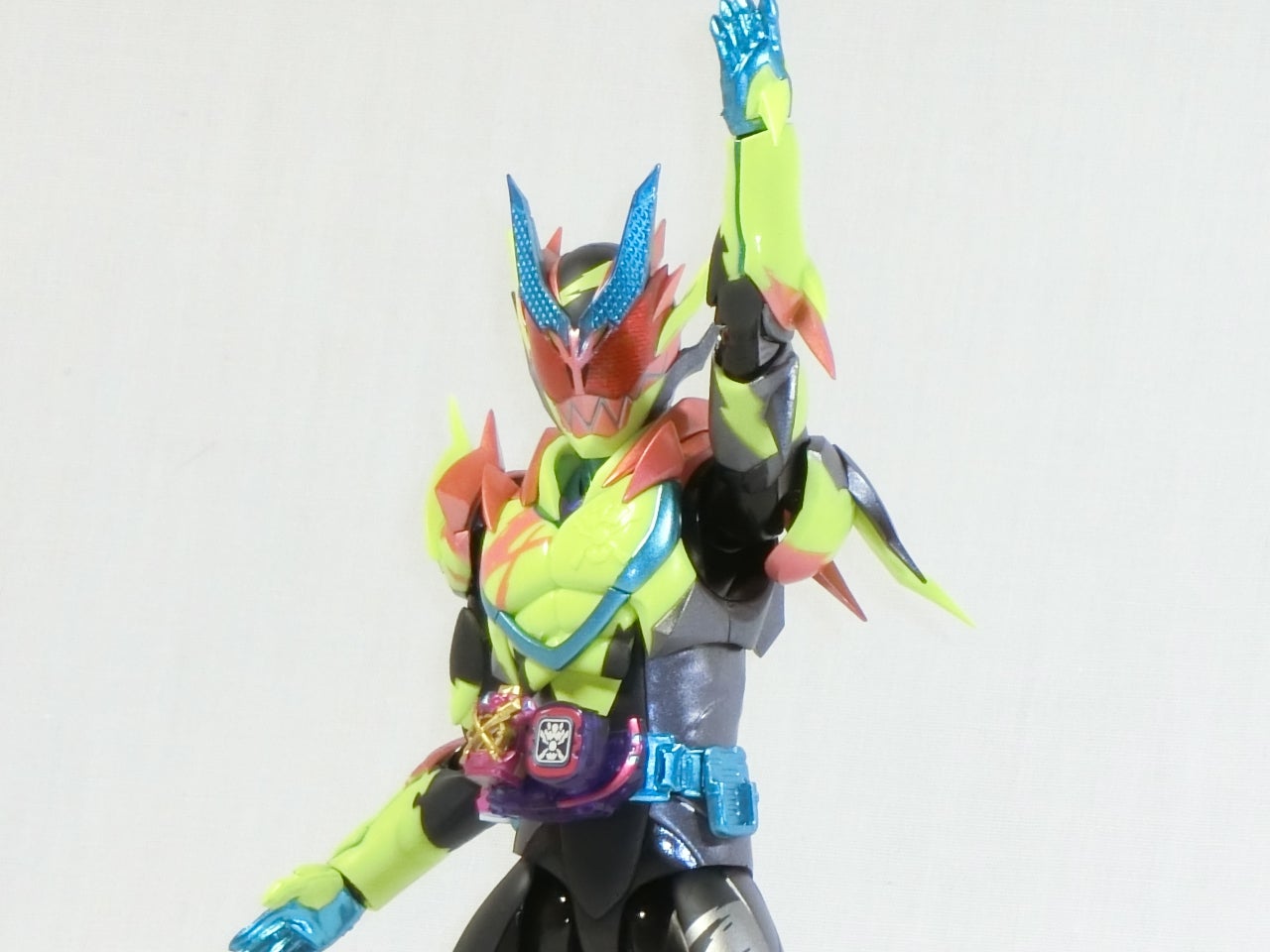 S.H.Figuarts 仮面ライダーリバイス | といず・くろすおーばー！