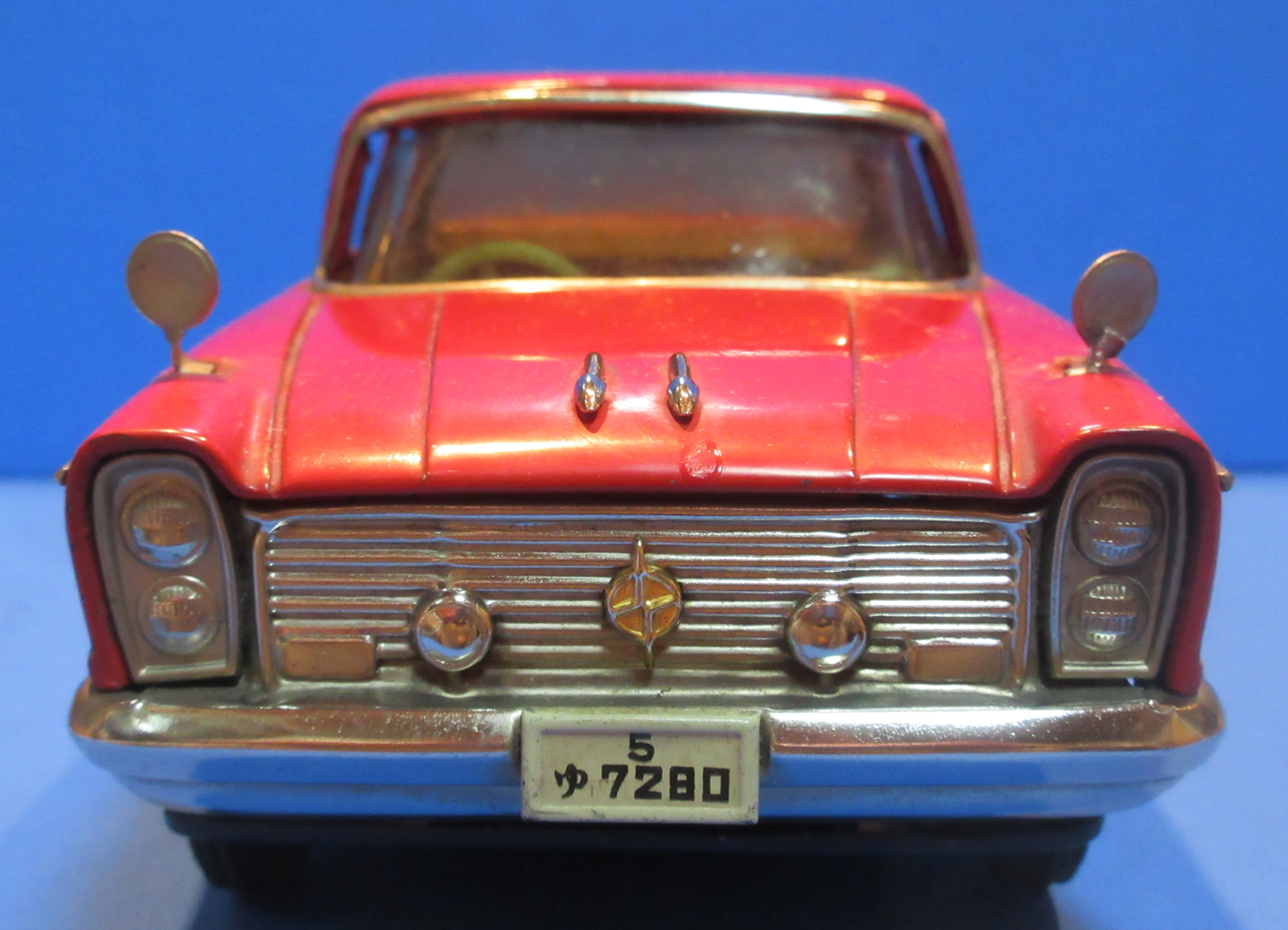 ☆1961年イチコー縦目のセドリックカスタム 赤ボディ ～ブリキ自動車