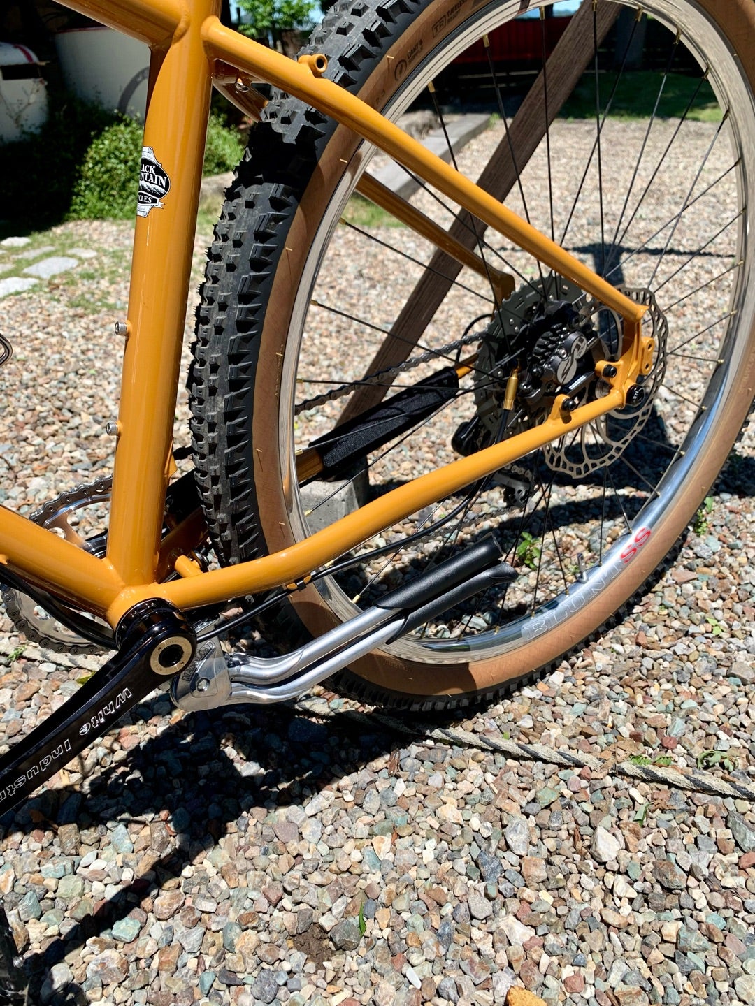 あったらいいなをカタチに！Surly Karate Monkey にセンタースタンド