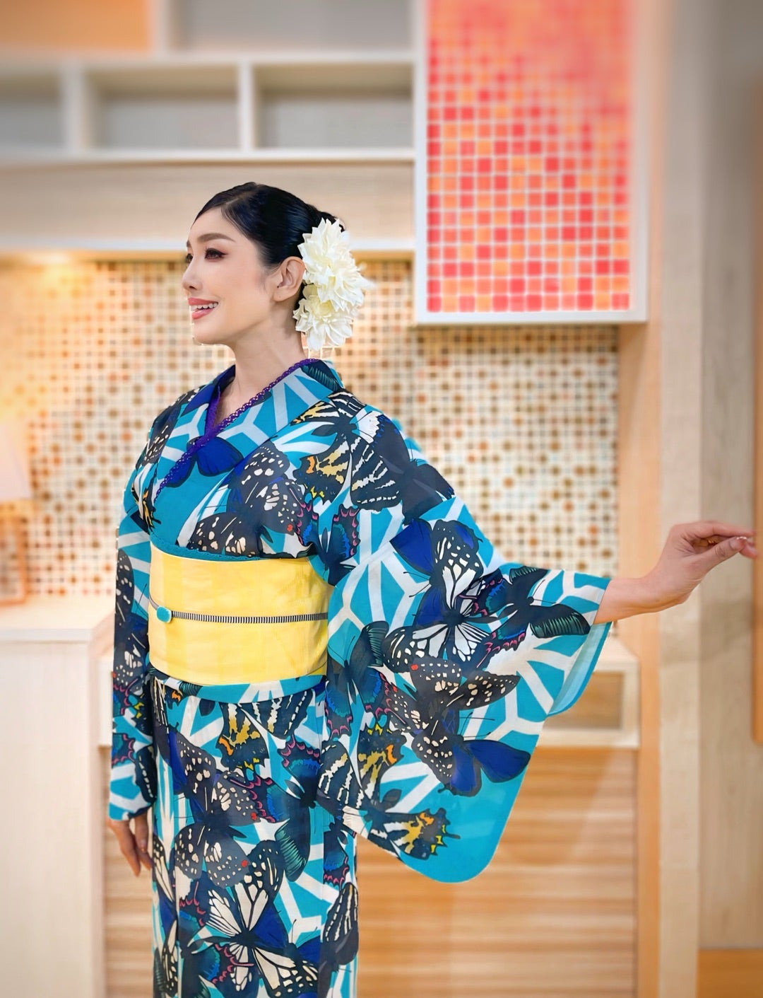 今年初の浴衣！大人カラフルな蝶と花 | AHN MIKA オフィシャルブログ