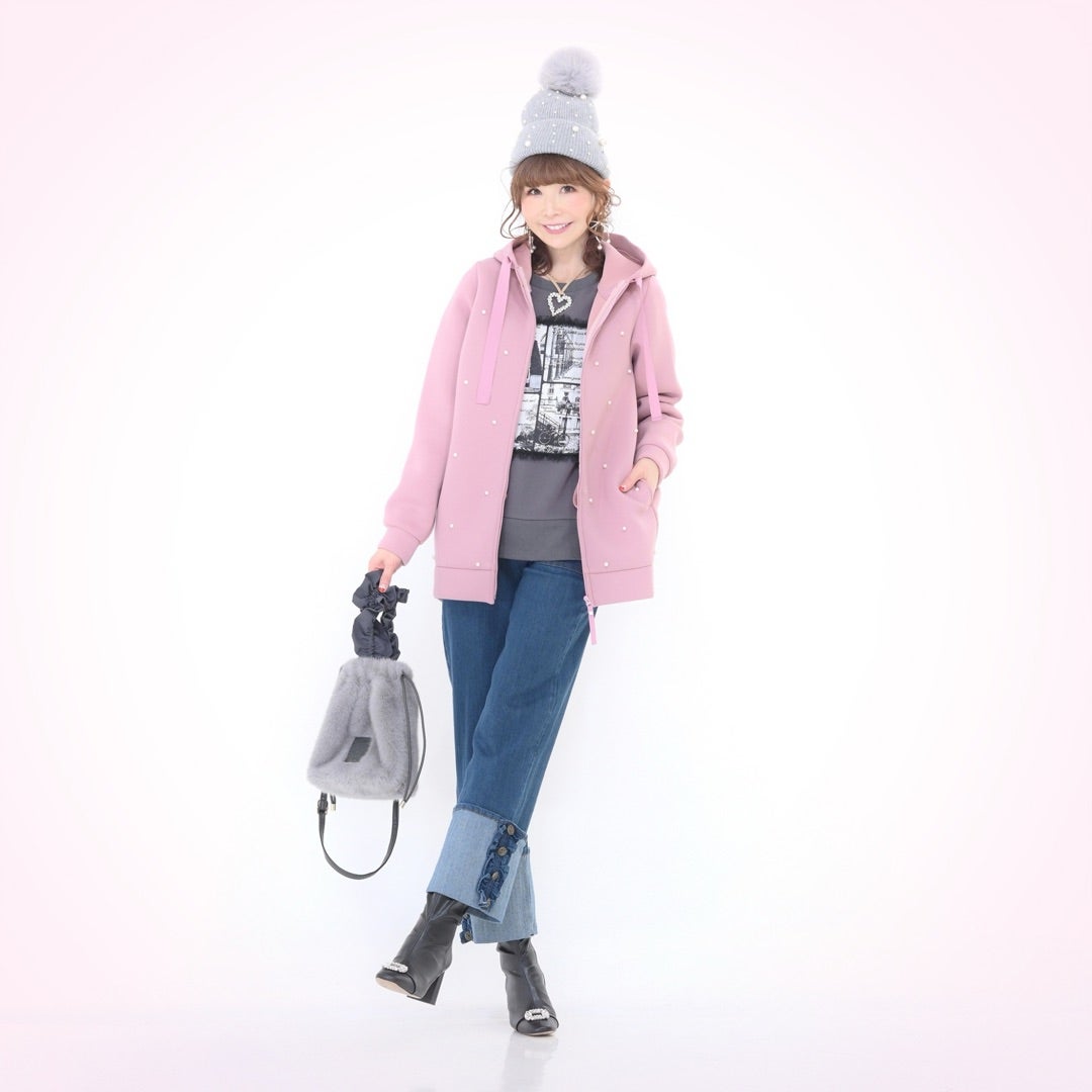 明るい色のパーカー気分♡】パールビジューの華やかパーカーチュニック