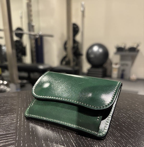 WILDSWANS（ワイルドスワンズ）の多機能コインケース『TONGUE（タング