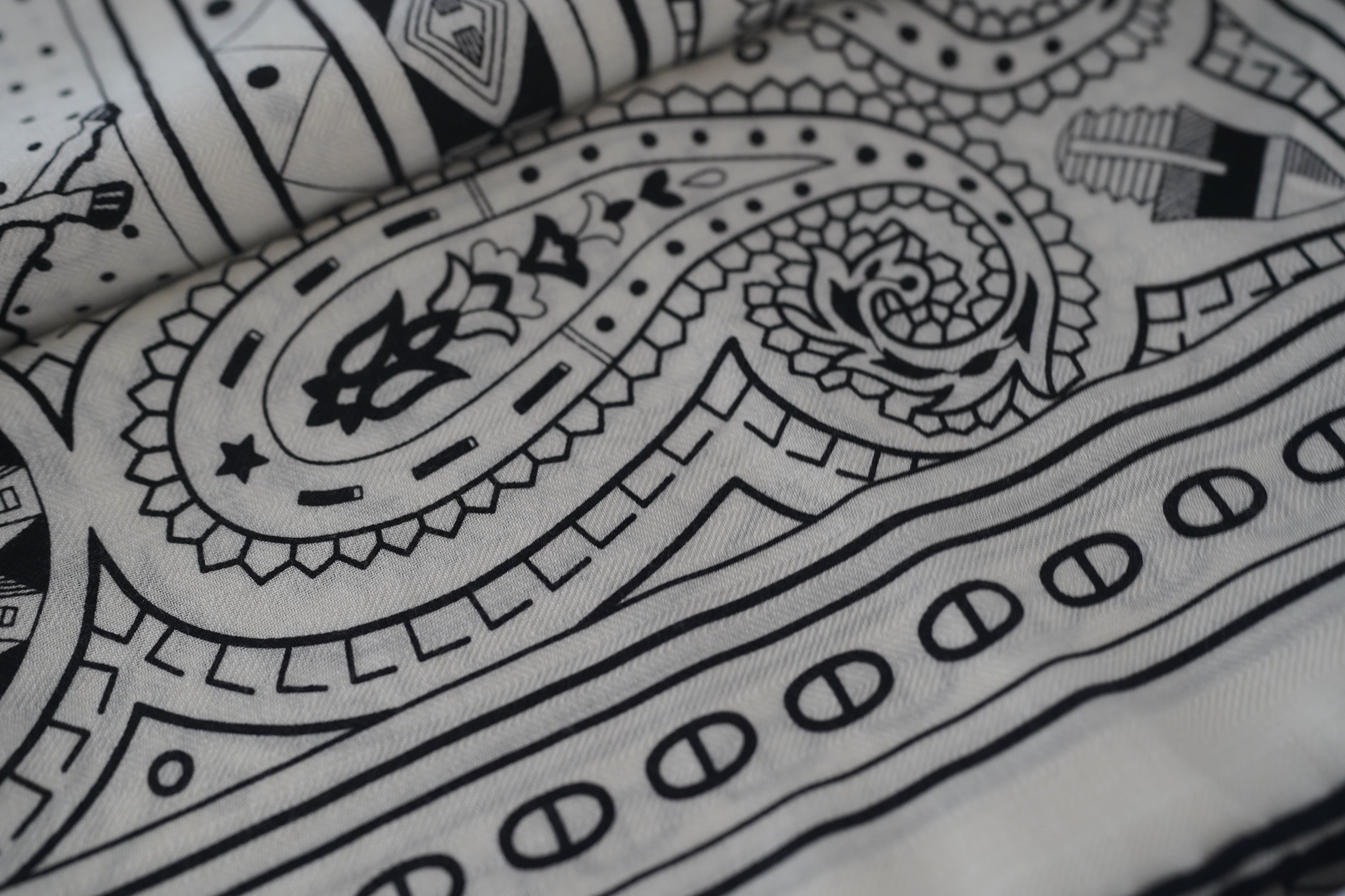 エルメス新作カシシル140 シュヴァルドゥクールバンダナ｜2025AW限定色