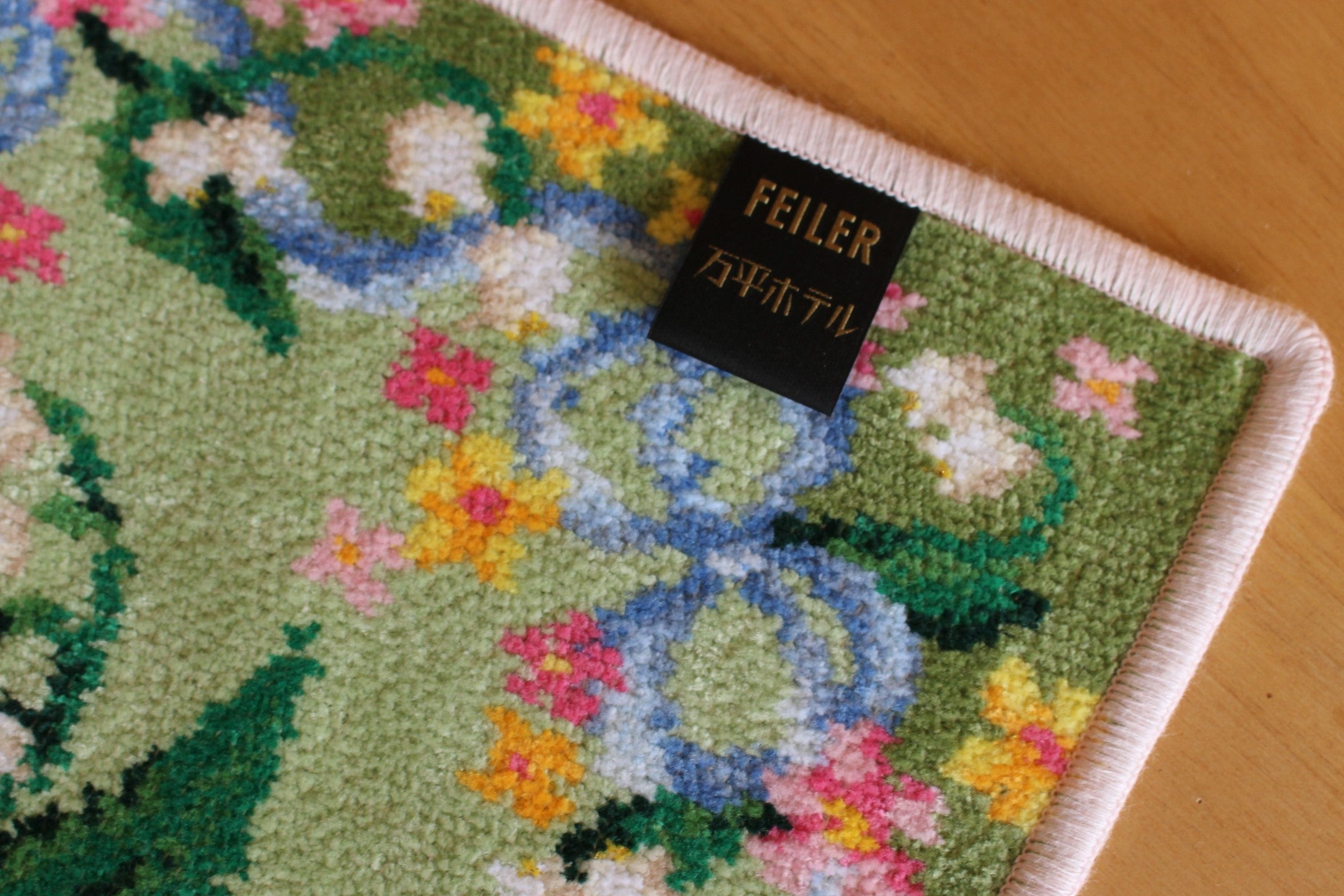 軽井沢】素敵なお土産♪「万平ホテル×FEILER」の〝すずらんハンカチ