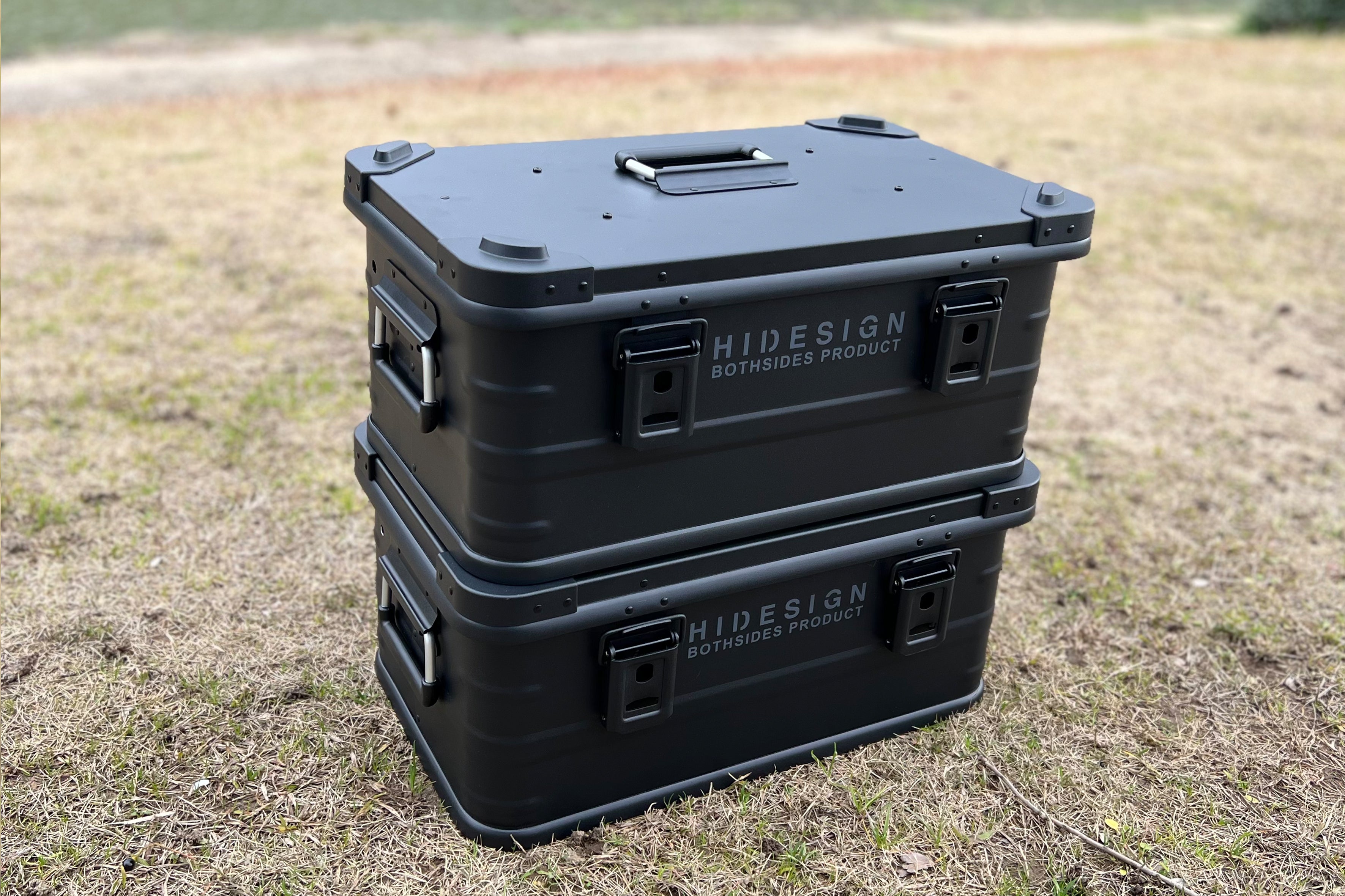 不満を解消！持ち運び抜群！天板部分にハンドル付きのコンプリート