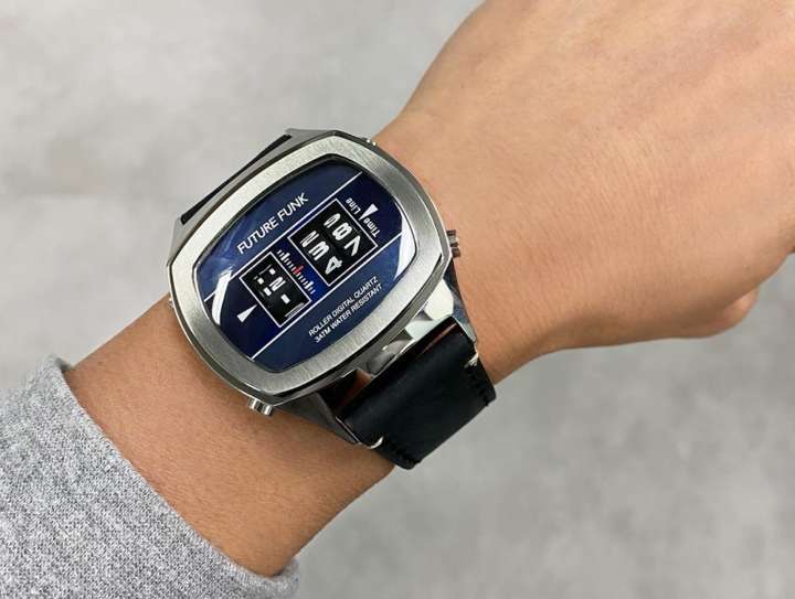 見ているだけで楽しい！レトロフューチャーな時計で遊び心を身に着け