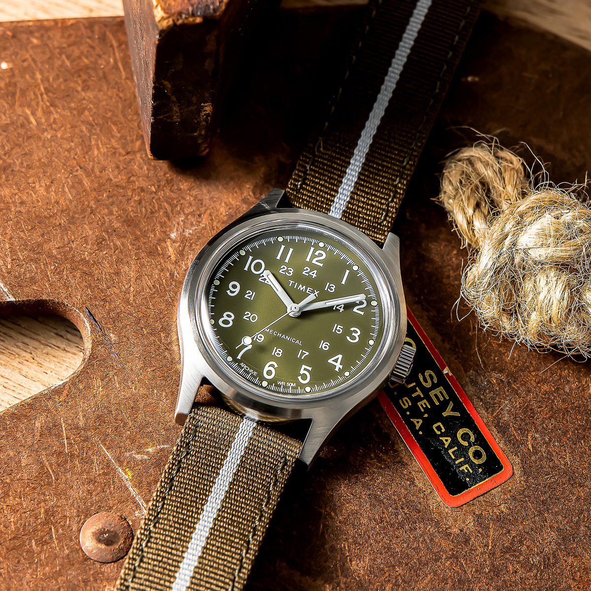 TIMEXの傑作「MK1 メカニカル」のデザインを踏襲した復刻モデルが2年
