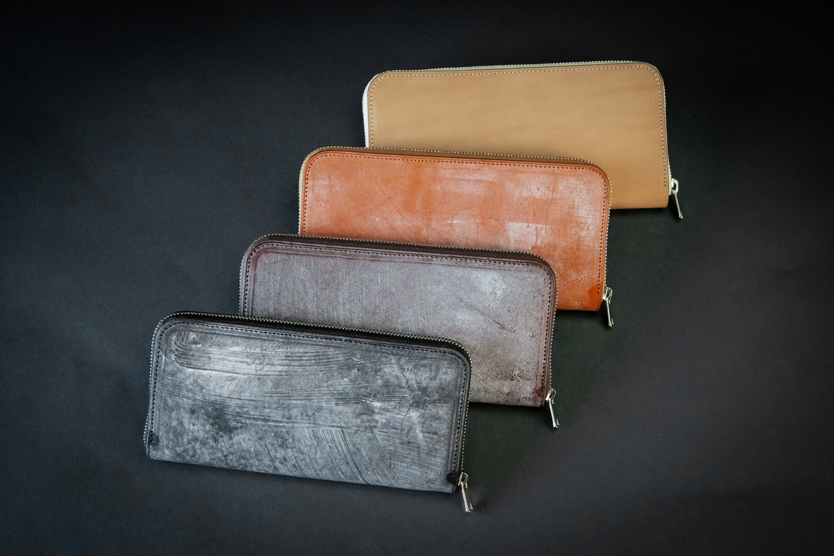 心惹かれる逸品 ベイカー社ブライドルレザーで作る極小長財布