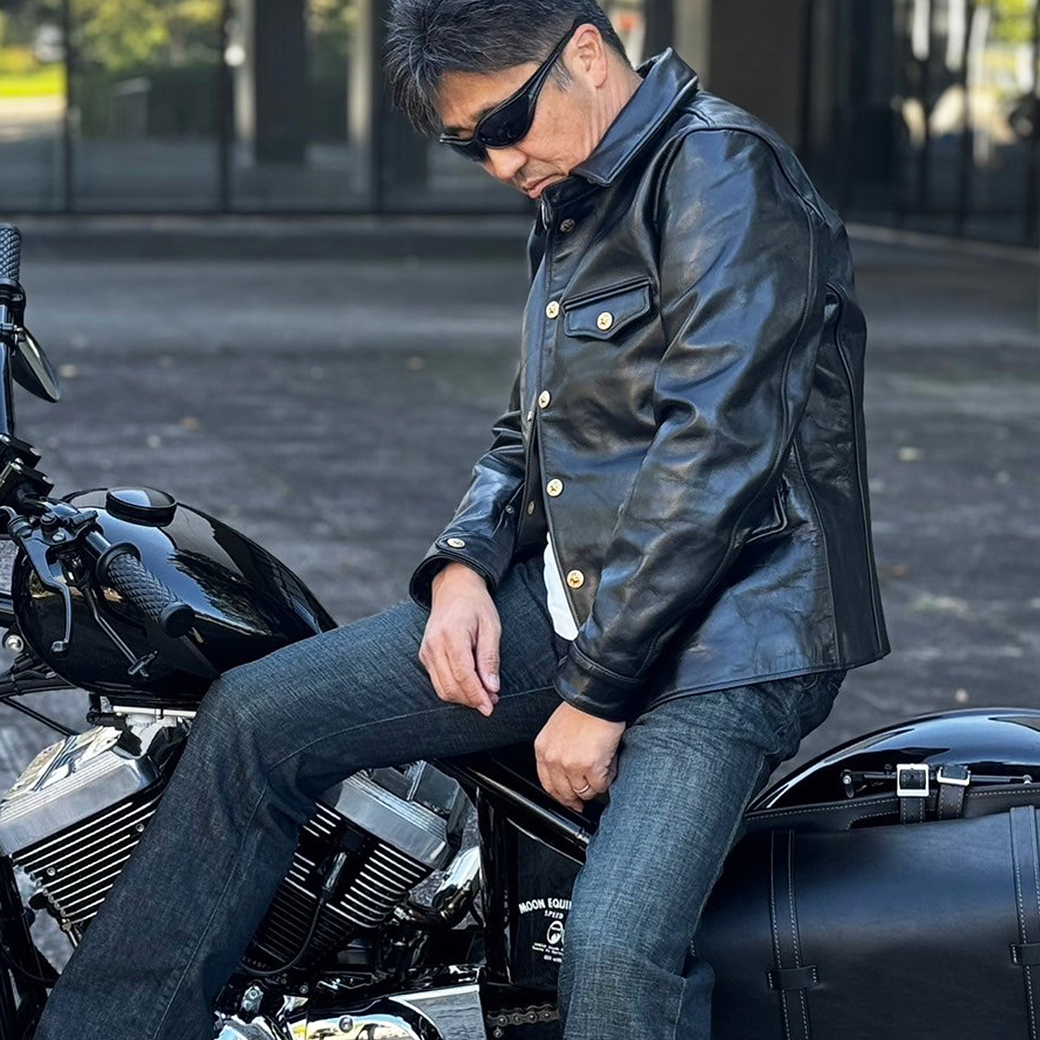 レザーコートのツートップ！カーコートと双璧を成すドライビングコート