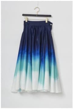 hazama 見えないものを見ようとして見上げた夜空のスカート - メルカリ