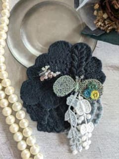 ミナペルホネン ハンドメイド442 ブローチ - メルカリ