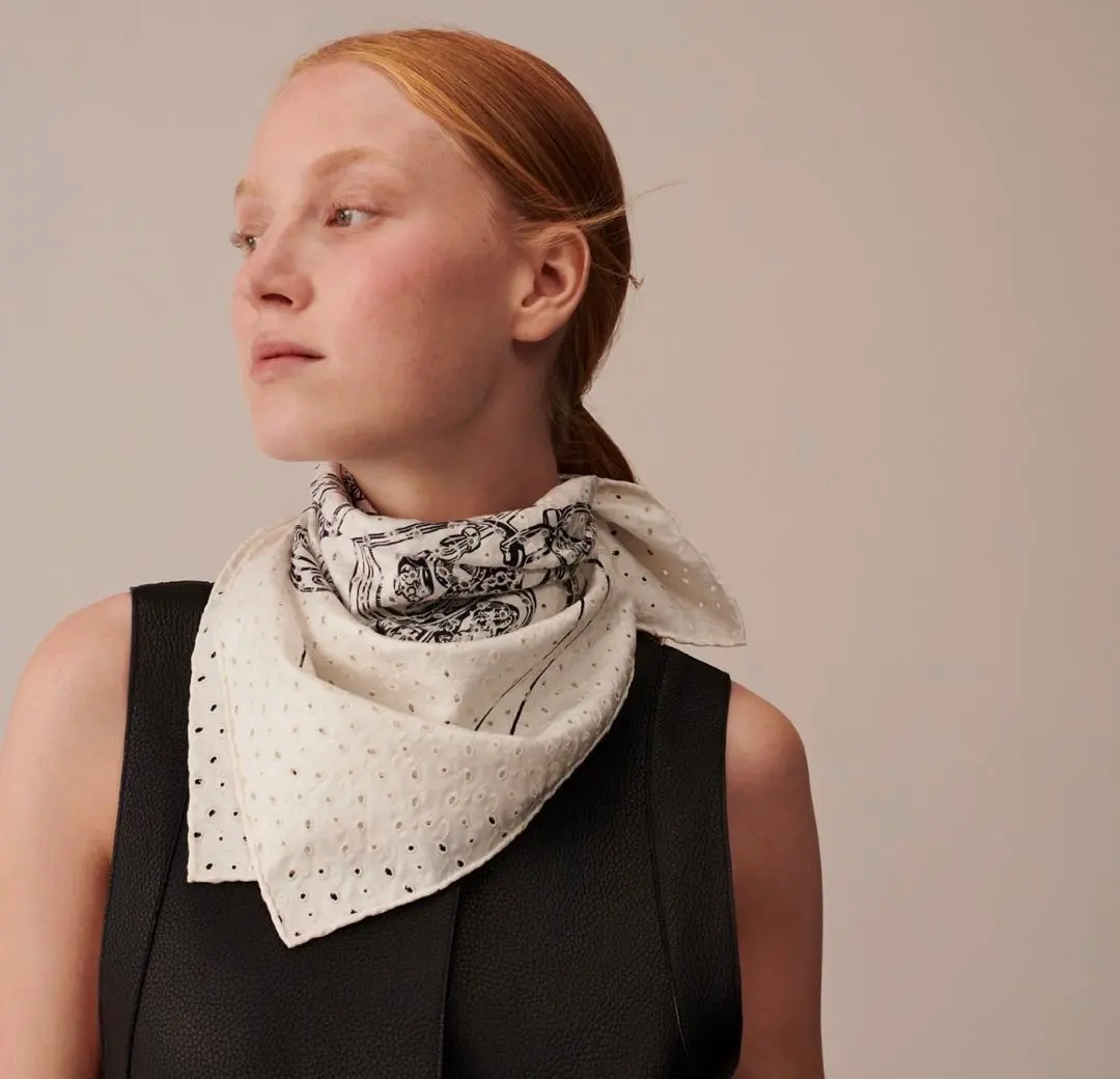 2026年最新】エルメス 三角 スカーフの人気アイテム - メルカリ