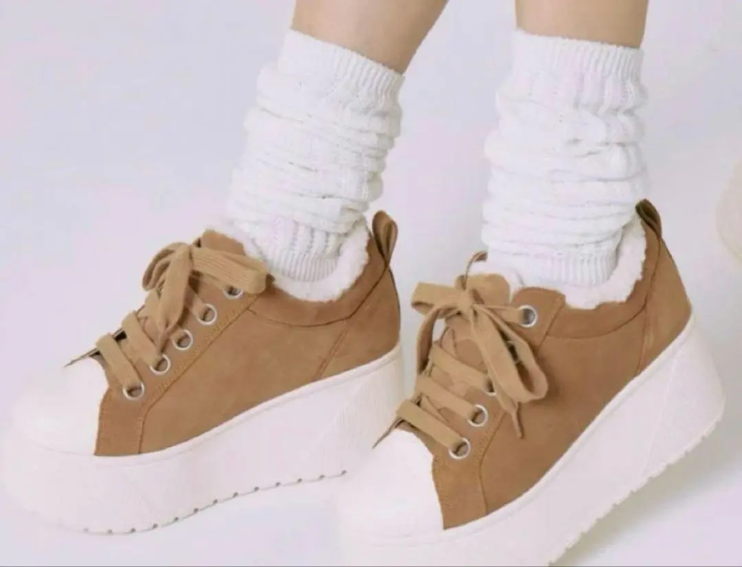 2026年最新】鈴木亜美 スニーカー sの人気アイテム - メルカリ