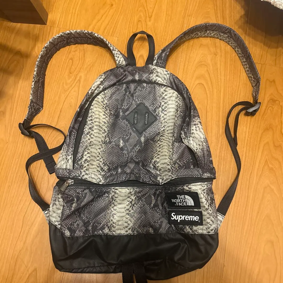 2026年最新】SUPREME パイソン柄の人気アイテム - メルカリ