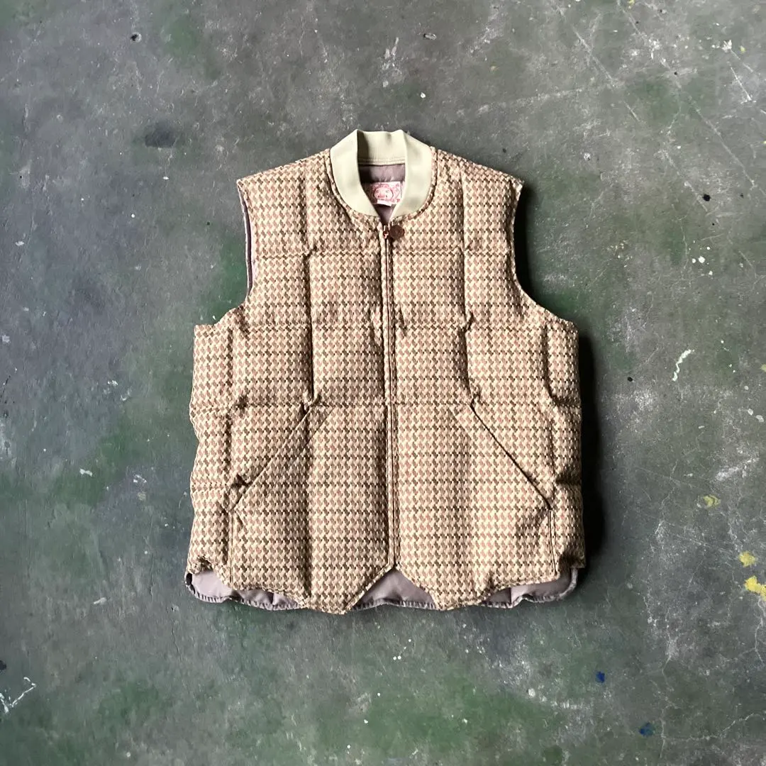 2026年最新】evisu ダウンベストの人気アイテム - メルカリ