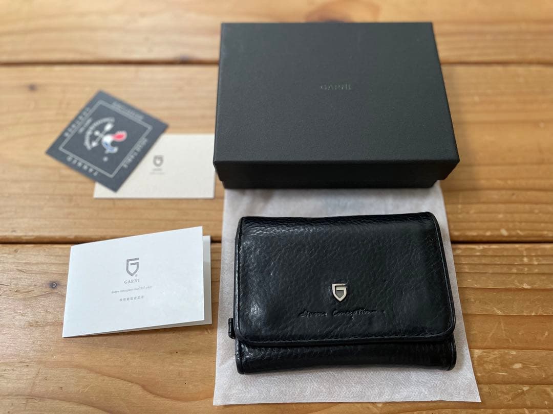 GARNI⭐︎ガルニ⭐︎ GARNI /Sign Three Fold Wallet - メルカリ