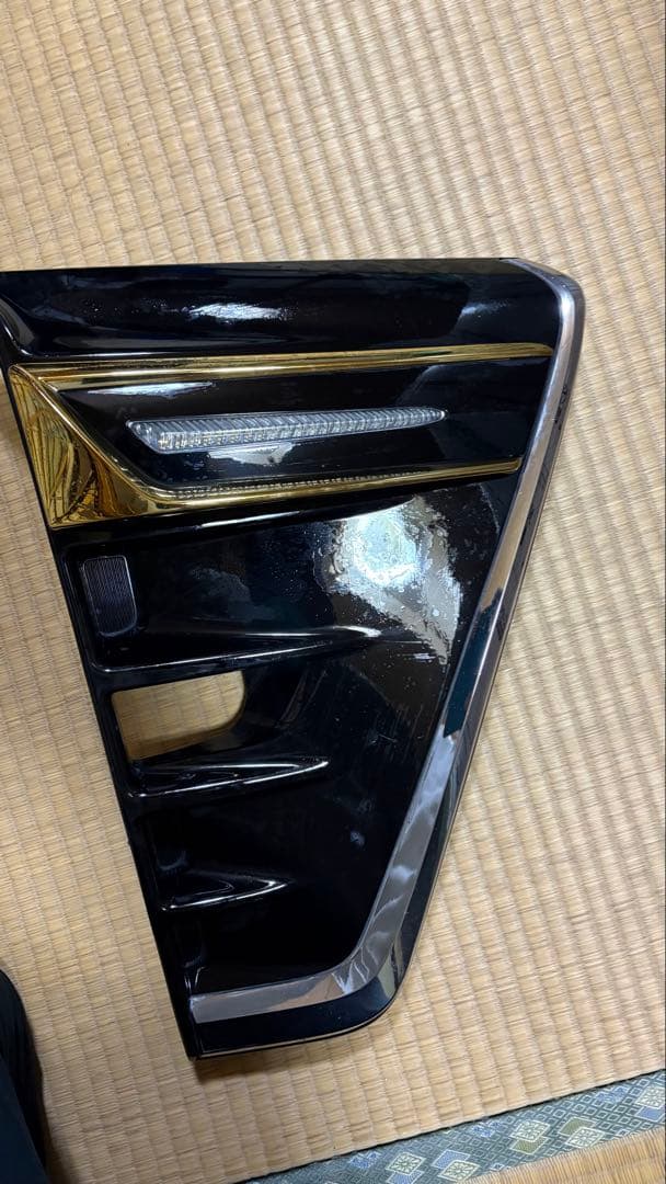 80系 後期 ヴォクシー シグネチャーイルミブレード フォグカバー付