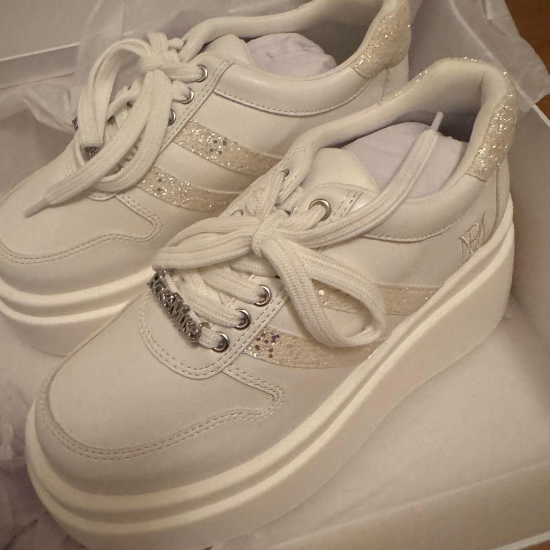 Rosé Muse Glitter Point Sneakers ホワイト - メルカリ