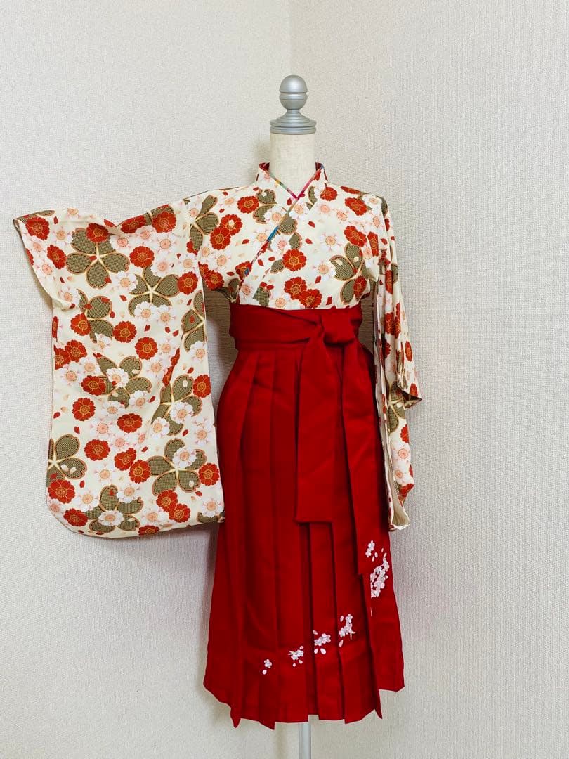 8597.【極美品】キャサリンコテージ 花柄 刺繍 袴 130cm 3点セット Catherine Cottage（キャサリンコテージ） 着物 花柄刺繍チュール