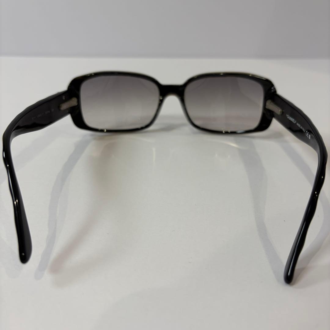 CHANEL 5111 ココマーク カメリア マトラッセフレーム サングラス 黒