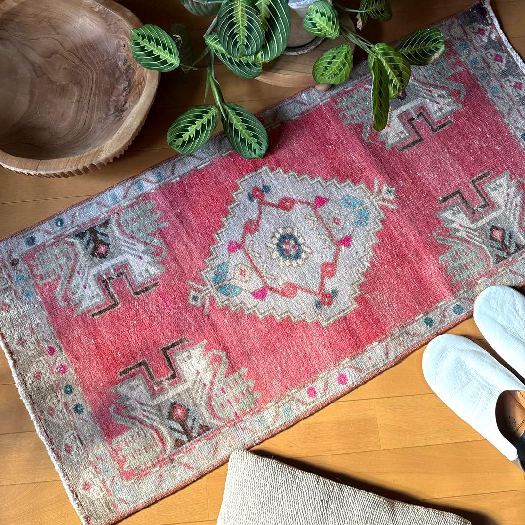 46.5×91 コーラルピンク　メダリオン　王道　トルコヴィンテージラグ 46.5×91 コーラルピンク メダリオン 王道 トルコヴィンテージラグ 46.5