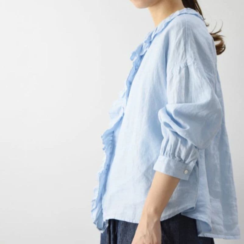 ツムグ／立体フリル リネンブラウス ライトブルー サックス 長袖