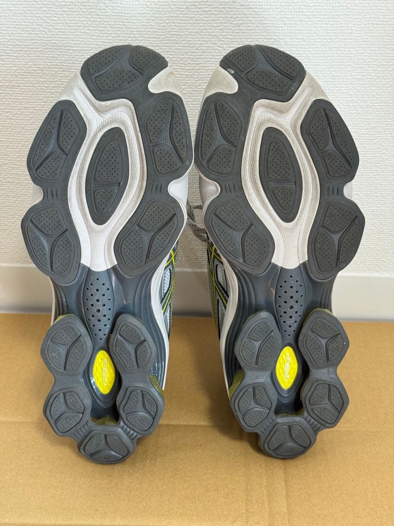 靴 ASICS GEL-KINETIC FLUENT 27.5cm