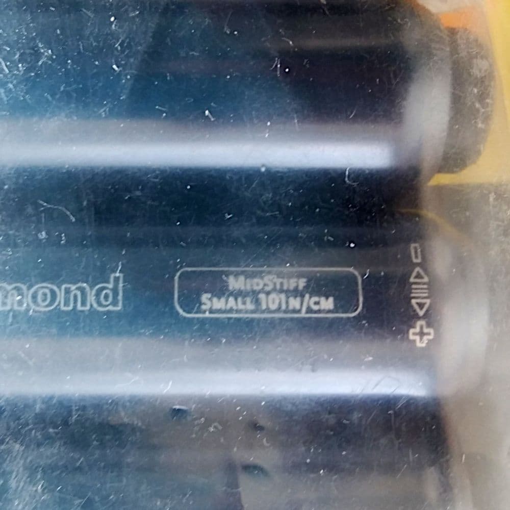 BD テレマークビンディング用 MIDSTIFF カートリッジ 1組（4本