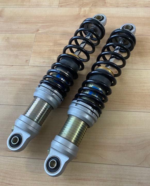 W650にて使用 オーリンズリアショック KA224