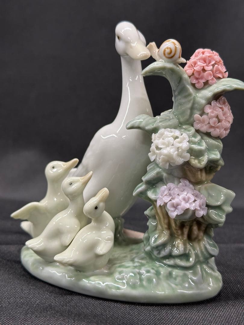 【美品】LLADRO リヤドロ　1439 カタツムリ　アヒル　フィギュリン 楽天市場】リヤドロ かたつむりとアヒルたち ヒヨコ 花 置物 01001439