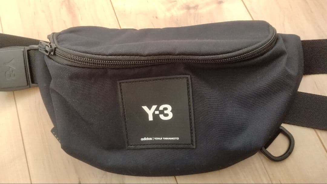 Y-3 ボディバッグ 黒 カラビナ付き