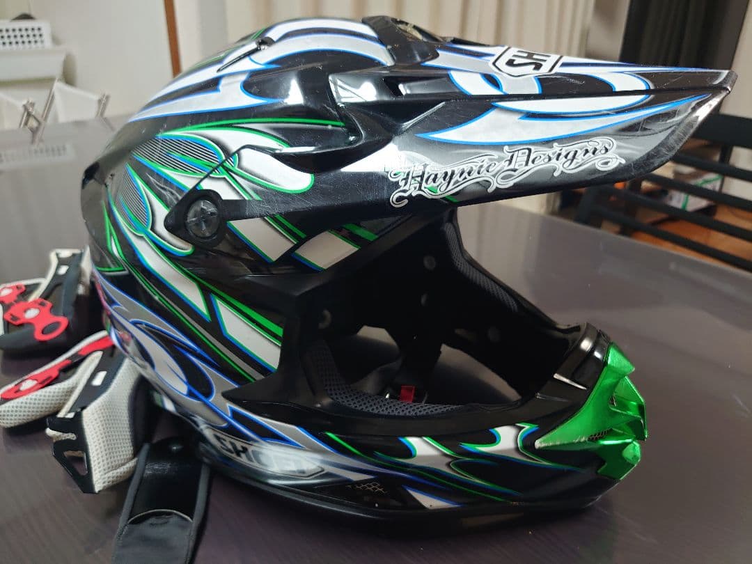 SHOEI VFX-W 、 Lサイズ、中古 傷あり - メルカリ