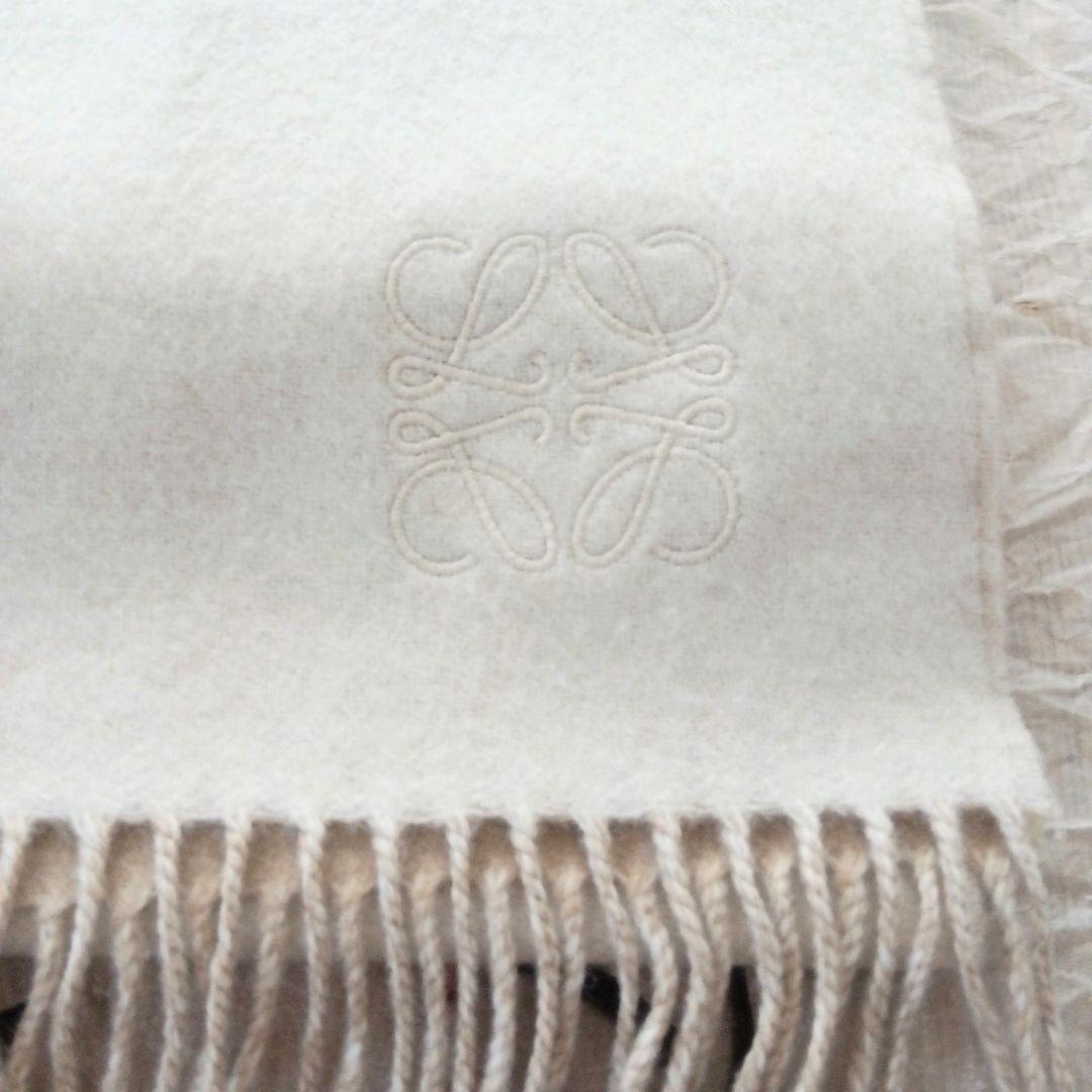 新品】LOEWE ロエベ バイカラーマフラー (アイボリー/サンド) - メルカリ