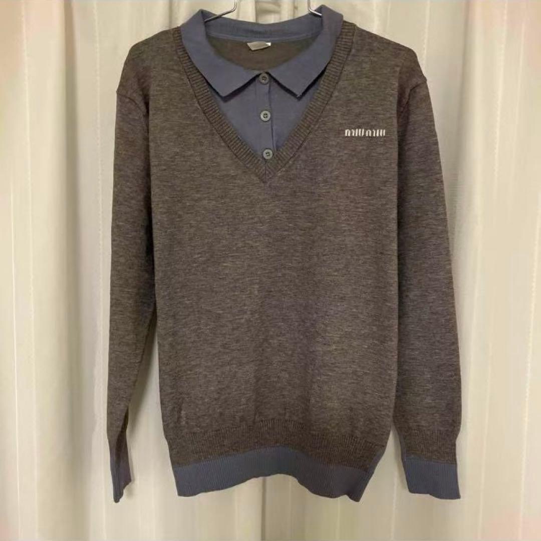 【れむ】miumiu ロゴ トップス ニット　グレー レイヤード れむ様専用】miumiu ロゴ トップス ニット グレー レイヤード - メルカリ