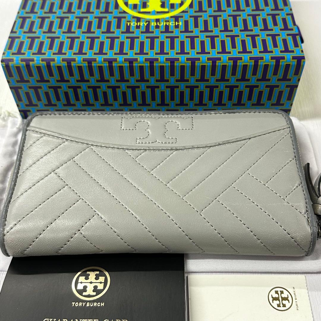 新品同様‼️ 現行 トリーバーチ 財布 長財布 キルティング ラウンド