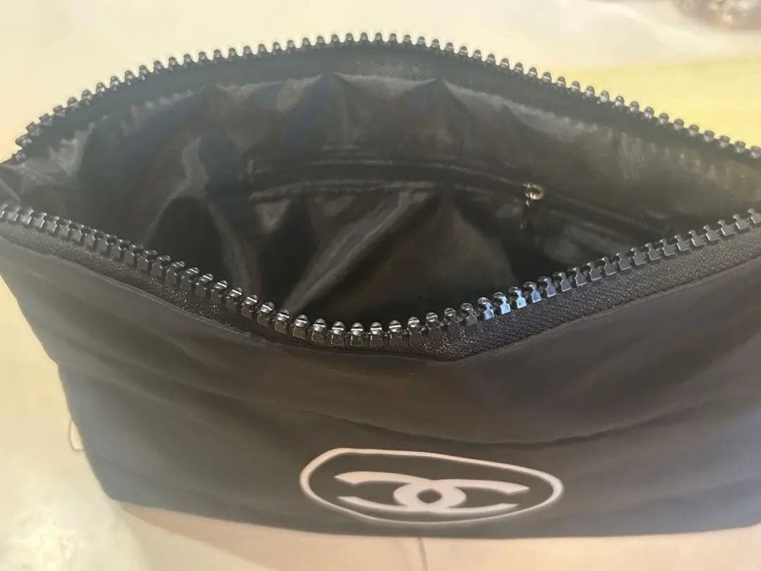 非売品】CHANEL シャネル ノベルティ ブラック ナイロンポーチ - メルカリ