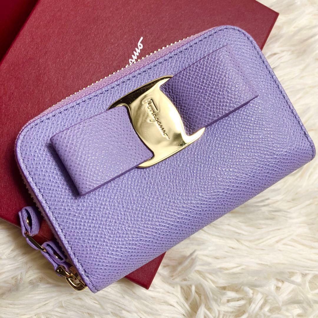 【未使用】 フェラガモ ケース ヴァラリボン ラウンドジップ FERRAGAMO（フェラガモ） 財布 VARA ヴァラリボン カードスロット付き