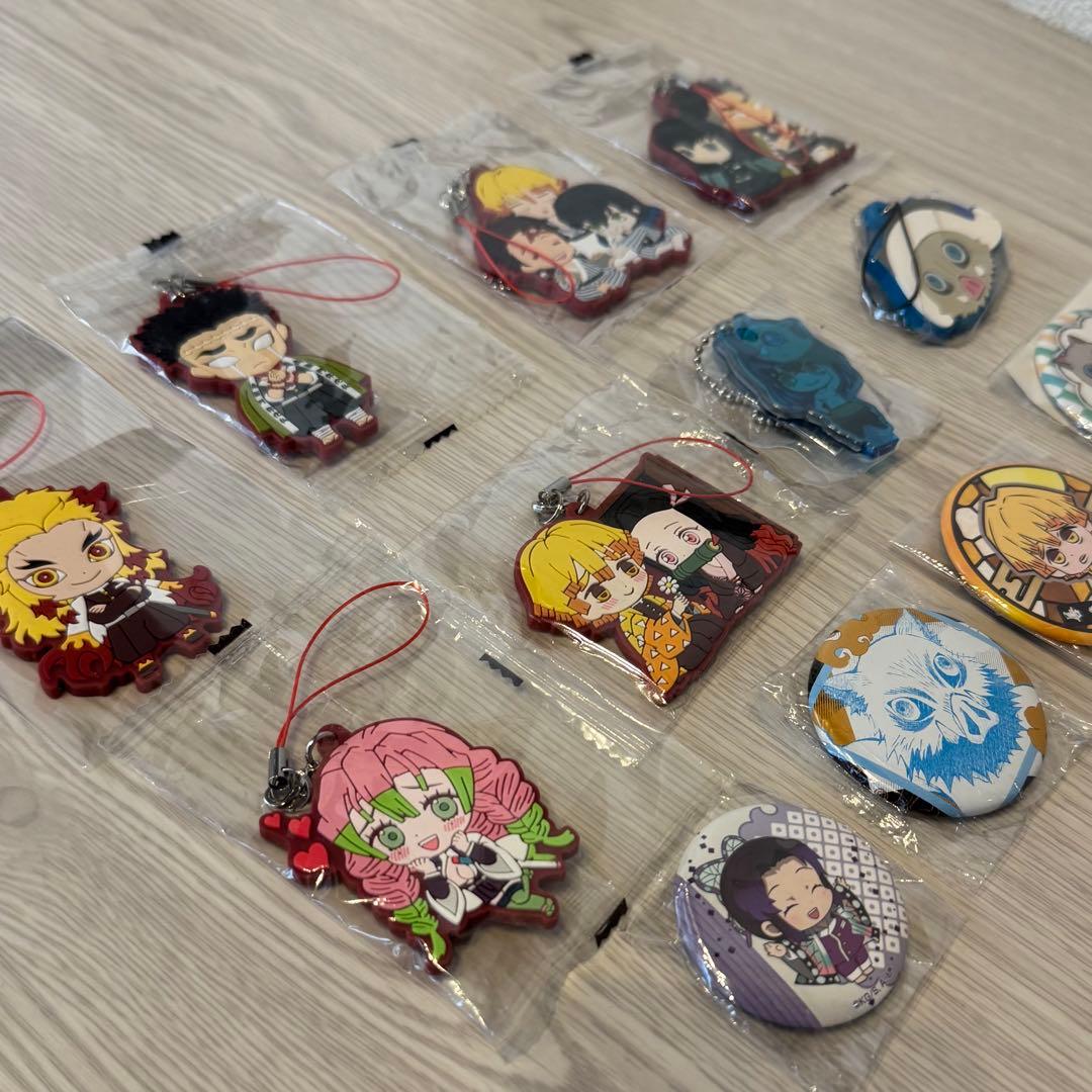 未開封】鬼滅の刃 ラバーストラップ・缶バッジ 計12点 単体500円