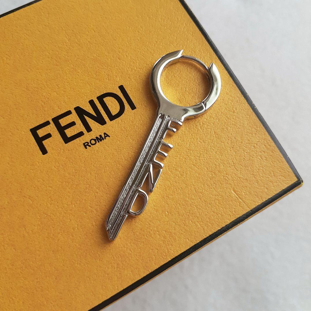 ⭐FENDI⭐美品 希少 フェンディ 鍵モチーフ 片耳ピアス 佐久間大介