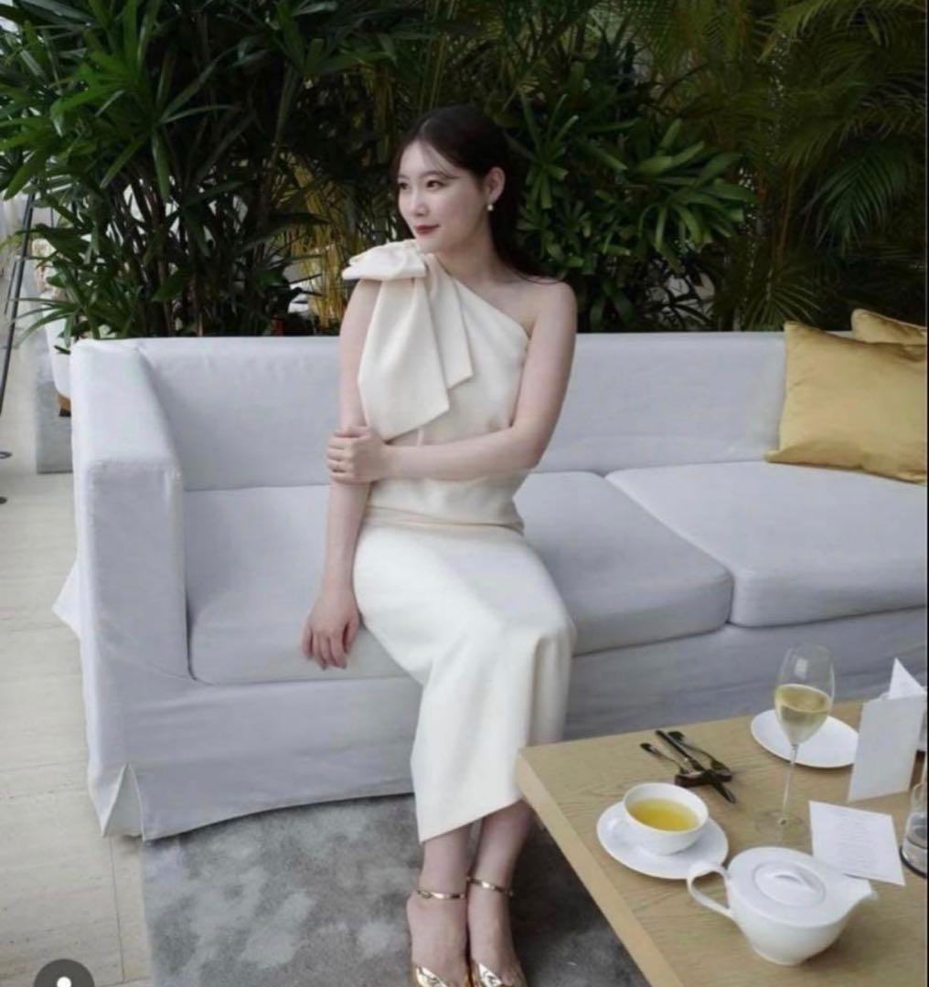 acka ワンショルダーポイントワンピース リボンドレス - メルカリ