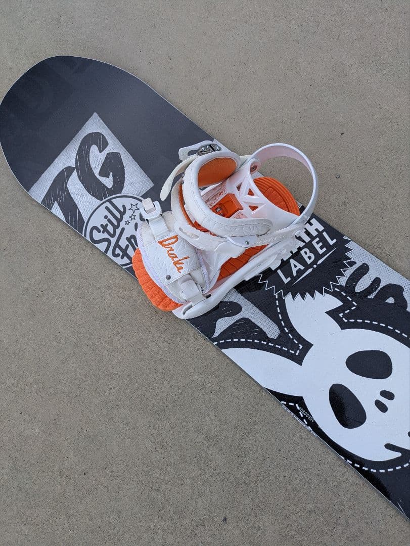 デスレーベル スノボードスノボー板 サイズ142cm DRAKEビンディング