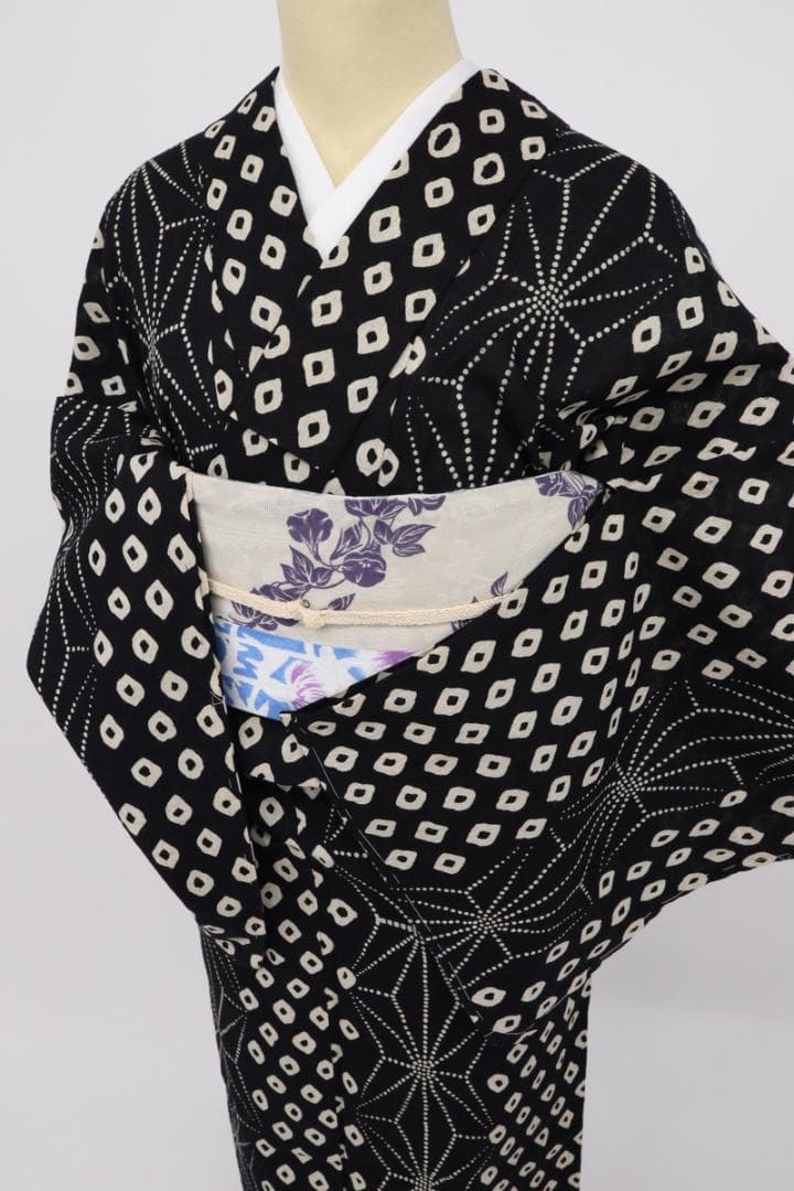 《源氏物語◇長尺『綿麻』夏着物■小紋◆鹿の子柄麻の葉の柄縞■黒地◆UB7-22》