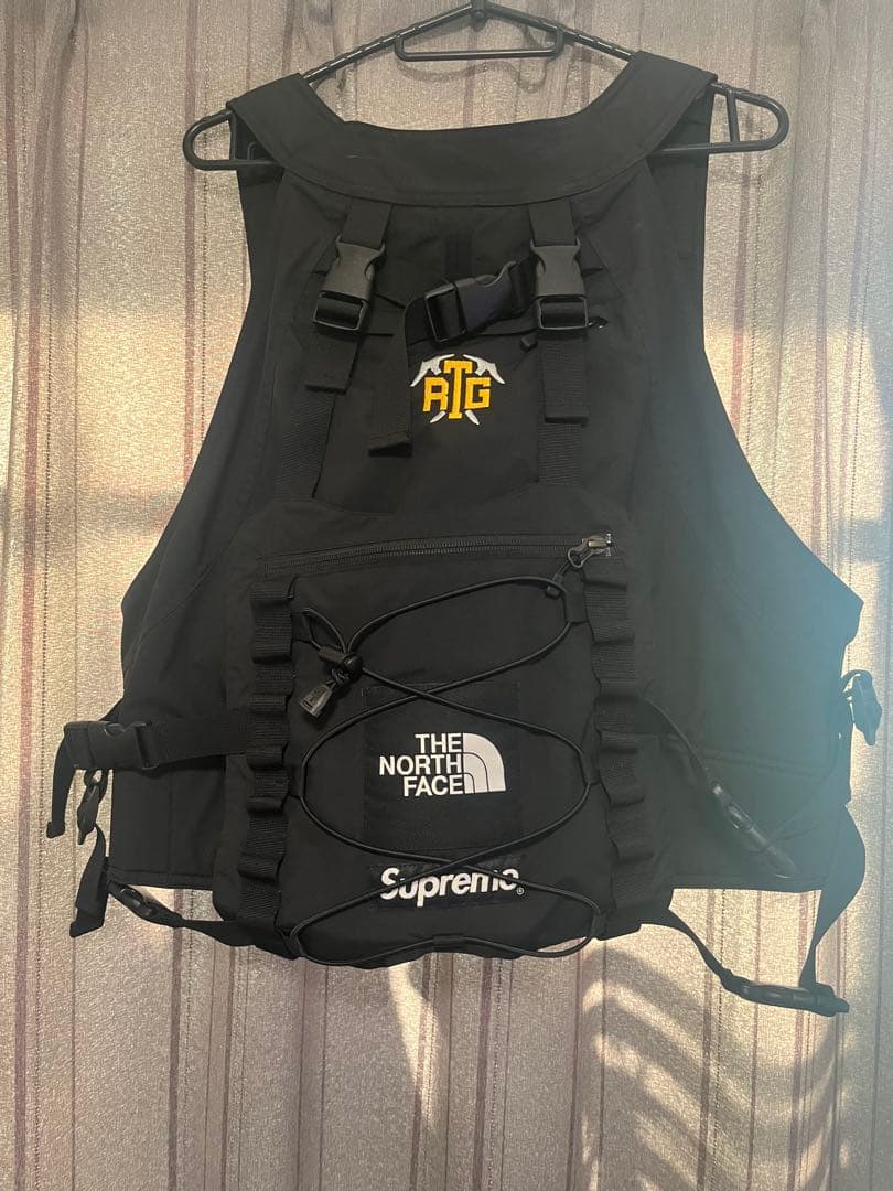 シュプリーム x ザノースフェイス アールティージー ベスト \"ブラック\"