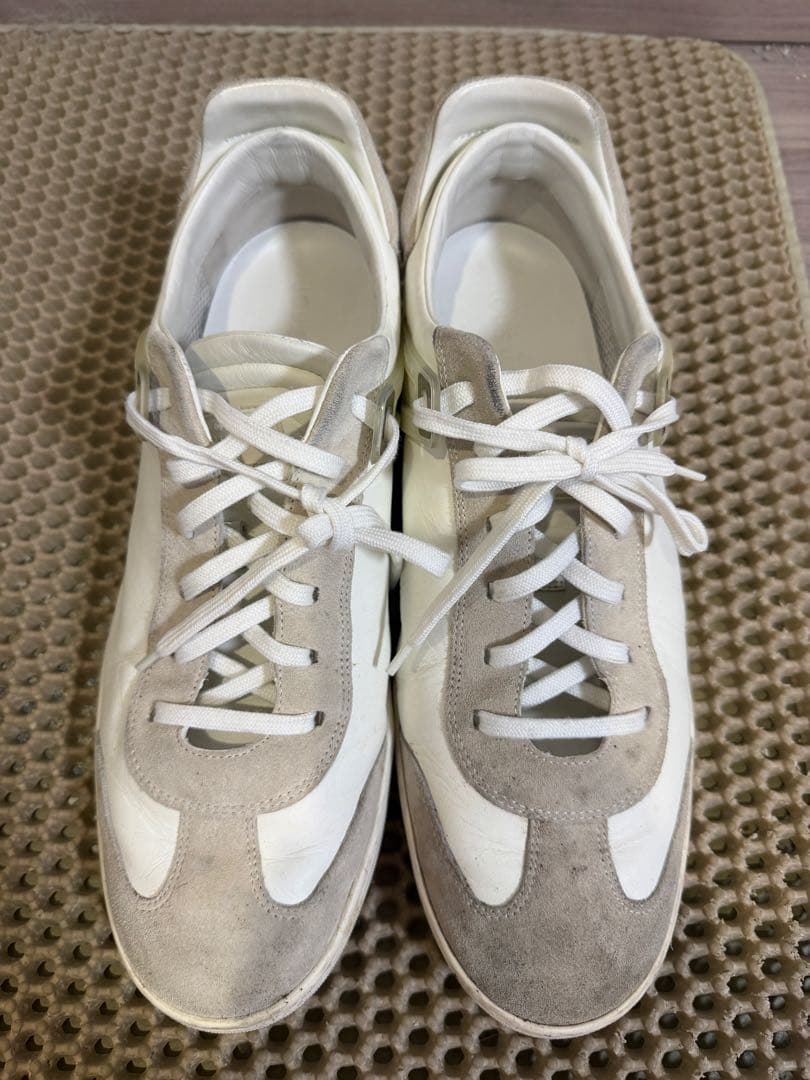 Louis Vuitton スニーカー ホワイト/グレー 新作*LOUISVUITTON*ベルクロ付 LV トレーナー スニーカー グレー