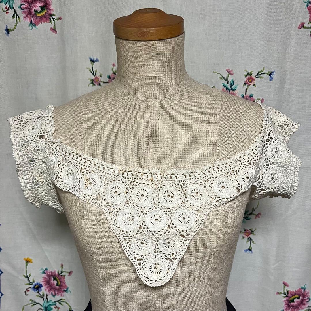 ヨーロピアン　ヴィンテージ　クロシェ　プラストロン(胸もと飾り) 手芸サンプル ヴィンテージクロッシェレースクロスパターン7選 - PDFダウンロード