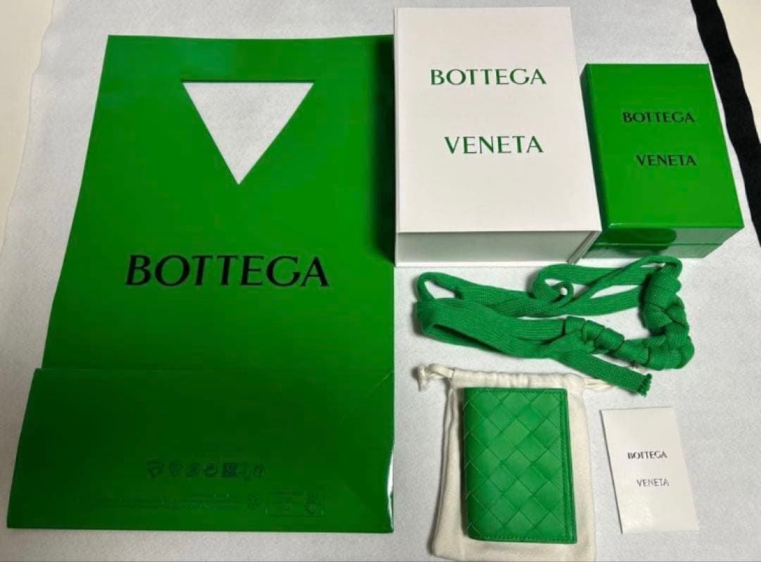 限定値下げ【未使用】BOTTEGA VENETA グリーン　名刺入れ 希少 新品未使用】ボッテガヴェネタ カードケース 名刺入れ パラキート 緑