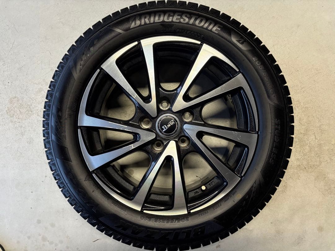 ゆっちぃ ブリヂストン VRX3 205/55R16 23年製 2本目 Amazon.co.jp: ブリヂストン(BRIDGESTONE) 205/55R16 91Q スタッドレス