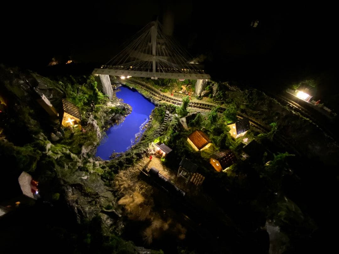 Nゲージ 情景ジオラマ（照明付き・アクリルケース付） トミックス 鉄道模型 ジオラマ展示台 Nゲージ用 ケース付 TOMIX機関庫