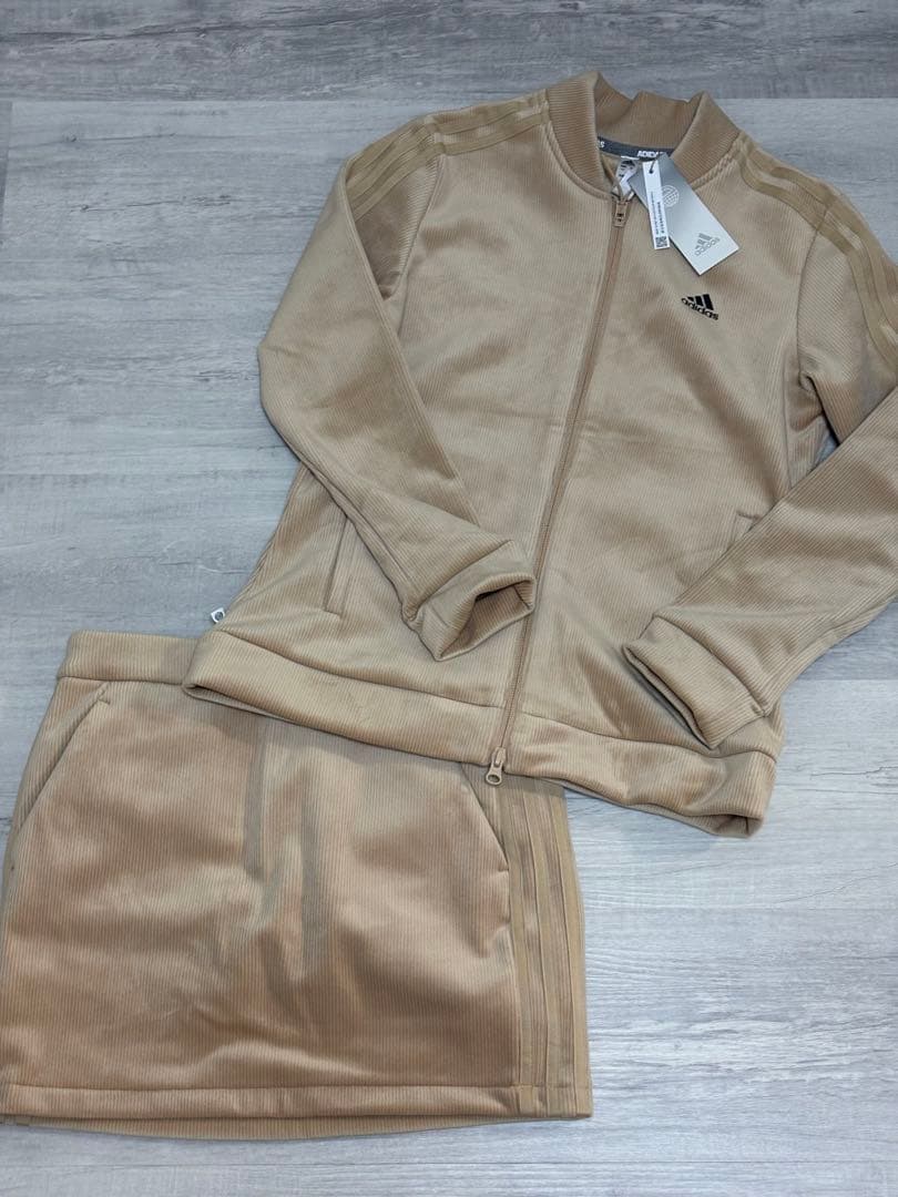 新品　Lサイズ　アディダスゴルフウェア　コーデュロイセットアップ上下　ベージュ 50％OFF】アディダス ゴルフ 2022年秋冬モデル レディース スリー